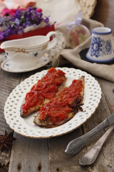 Caballa Horno Con Tomates — Foto de Stock