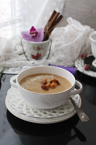 Chanterelle Cream Mushroom Soup — Stock Photo, Image