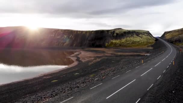 호수의 있습니다 태양의 광선은 렌즈를 아이슬란드 — 비디오