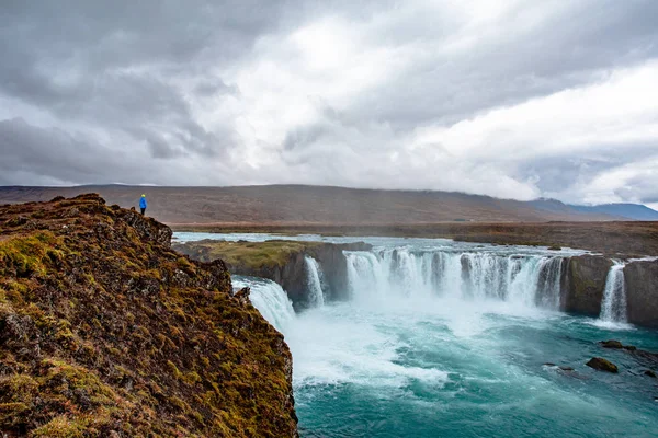冰岛自然风光的瀑布 冰岛南部冰岛自然风光的著名景点和景点 — 图库照片