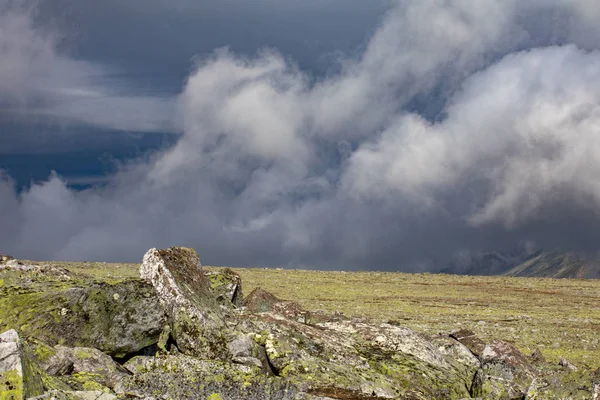 Hermoso Paisaje Montaña Relájese Aire Libre Cielo Azul Con Nubes — Foto de Stock
