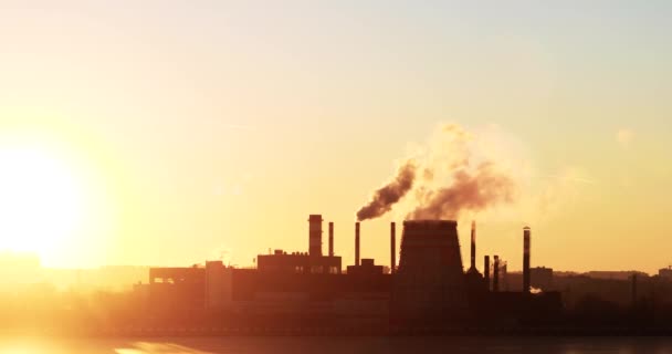 Zanieczyszczenia Dym Kominów Przemysłowych Elektrowni Cieplnych Przemysł Krajobraz Widok Fabryki — Wideo stockowe