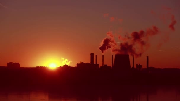 Baca Kazan Borudan Fabrika Hava Manzara Endüstriyel Duman Sigara Stok — Stok video