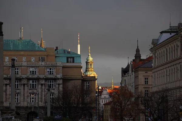 Prága Cseh Köztársaság Gyönyörű Kilátás Dvorak Rakparton Moldva Folyóhoz Prága — Stock Fotó