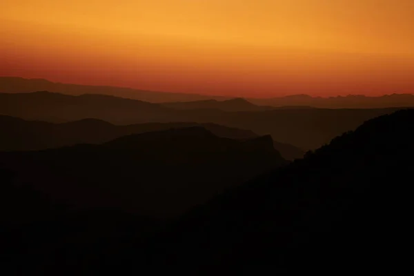 有山和太阳的风景 抽象背景 — 图库照片