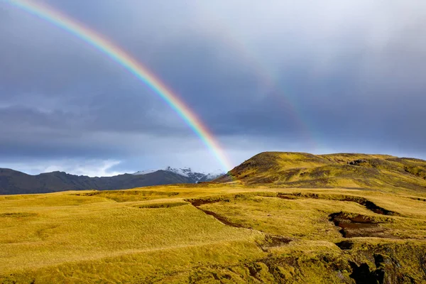 Piękne Góry Tęcza Islandii Kolorowy Letni Poranek Islandii Europie Styl — Zdjęcie stockowe