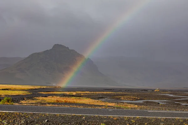 Hermoso Arco Iris Montaña Islandia Colorida Mañana Verano Islandia Europa —  Fotos de Stock