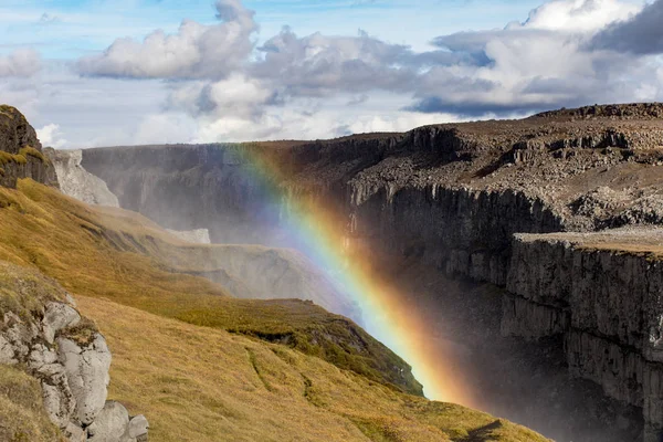 Dettifoss 滝の虹 北東アイスランドの Vatnajkull 国立公園 ヨーロッパの最も強力な滝 — ストック写真