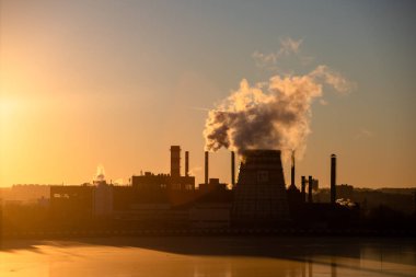 Sanayi boruları hangi duman türü. Endüstriyel atıkların Dünya atmosferi kirletiyor