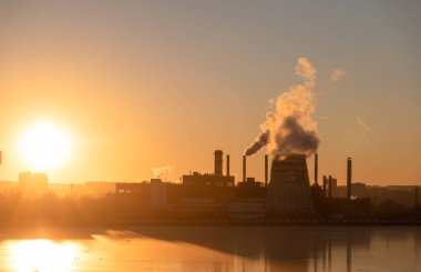 Sanayi boruları hangi duman türü. Endüstriyel atıkların Dünya atmosferi kirletiyor