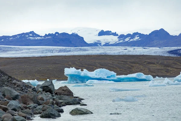 Lodowe Urwisko Czarnej Piaszczystej Plaży Plaży Jokulsarlon Diamond Beach Południowo — Zdjęcie stockowe