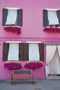 Venedik manzarası. Kanallar ve tarihi mimarisi ile güzel İtalyan şehri