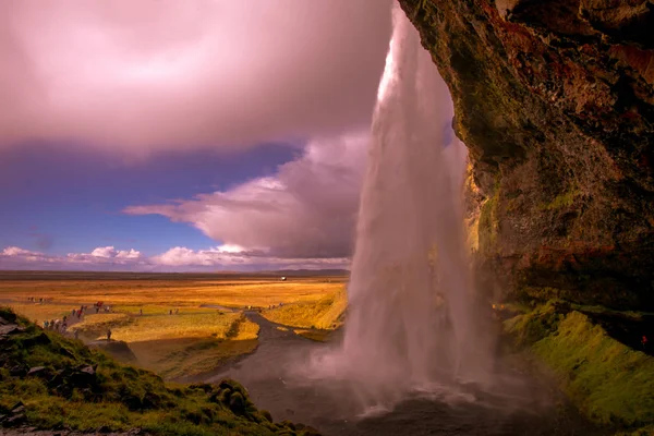 Вид Водопад Исландии Вода Течет Сверху Вниз — стоковое фото
