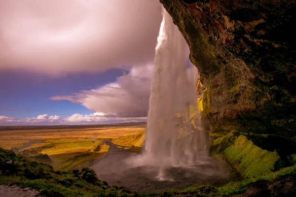 Вид Водопад Исландии Вода Течет Сверху Вниз — стоковое фото
