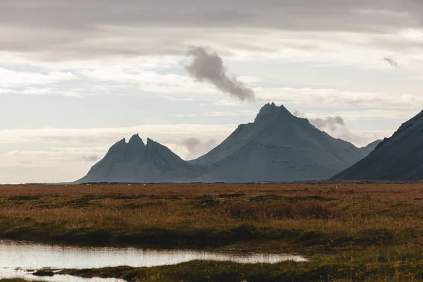 Islandia Pemandangan Musim Panas Yang Indah Dengan Pemandangan Alam Pulau — Stok Foto