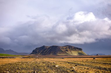 İzlanda. Güzel yaz manzaraları adanın Doğa Manzaralı