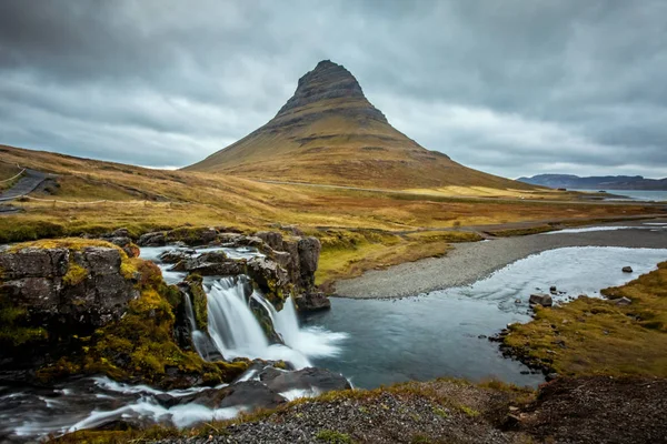 Исландия Красивые Летние Пейзажи Видом Гору Киркюфетль — стоковое фото