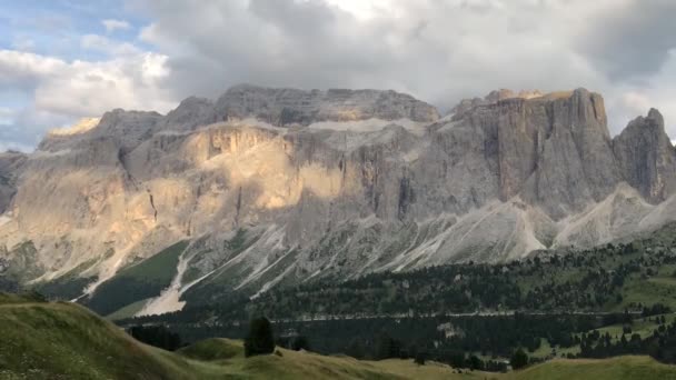 Timelapse Com Nuvens Disparadas Nas Montanhas Das Dolomitas Itália — Vídeo de Stock