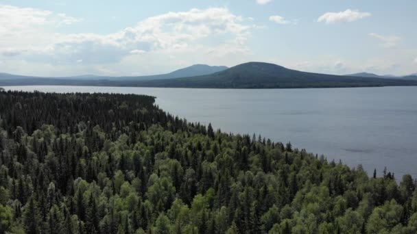 Letecká Fotografie Pohled Horské Jezero Zyuratkul Uralském Jezeře Slunečný Den — Stock video