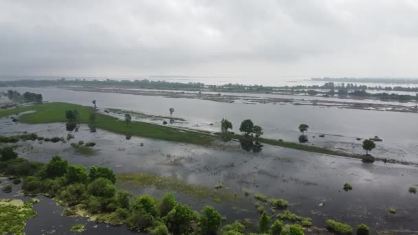 Versare Sul Fiume Dopo Discesa Dell Acqua Una Centrale Idroelettrica — Video Stock