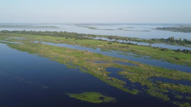 Hava Fotoğrafçılığı Nehrin Akıntılı Adalı Üst Manzarası — Stok video