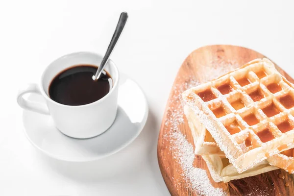 Belgian waffles with icing sugar and maple syrup — Stock Photo, Image