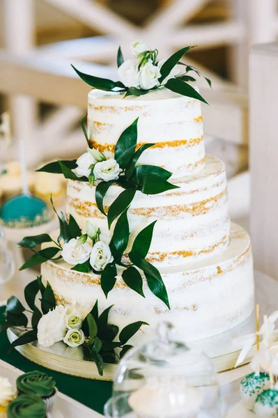 Beautiful Wedding Cake Decorated Cream — Stock Photo, Image