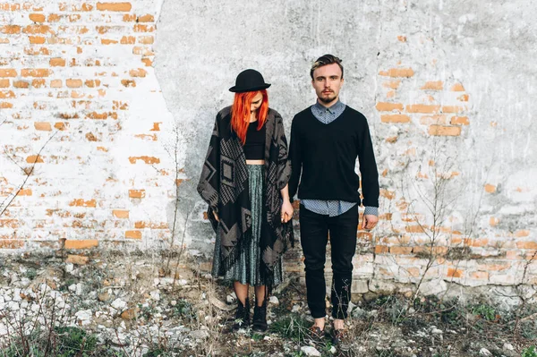 Young Couple Love Posing Brick Wall — Stock Photo, Image