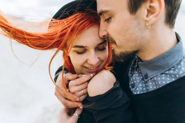 Portrait Jeune Couple Amoureux Passer Temps Plein Air — Photo