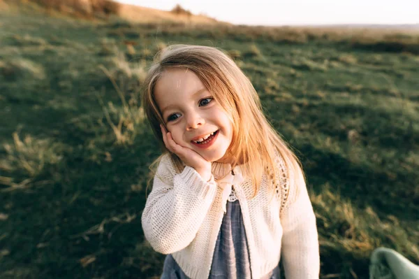 Portrait Cute Beatiful Happy Girl Running Sunny Field — Stock Photo, Image