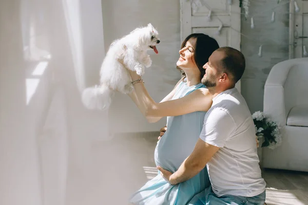 Junges Paar Erwartet Baby Gemeinsamen Haus — Stockfoto