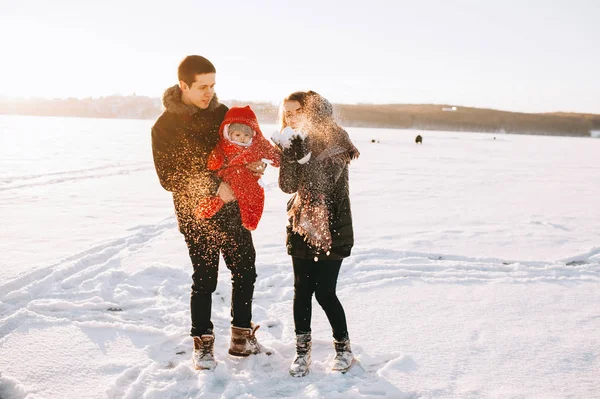 Winter Family Sled Baby — Stock Photo, Image