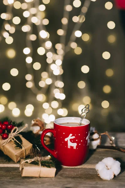 Jul Röd Kopp Kaffe Ljus Bakgrund — Stockfoto