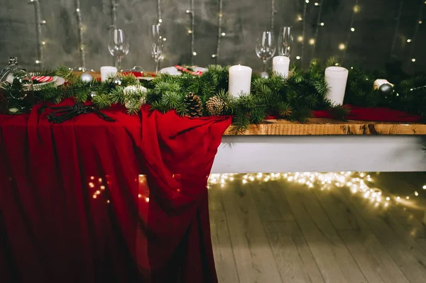 Cadre Table Rouge Élégant Avec Des Bougies Allumées Des Décorations — Photo