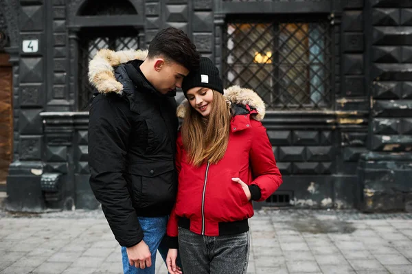 Trendy Young Couple Walks City Christmastime — Stock Photo, Image