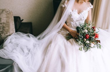 Gelinlik, Alyans, düğün buketi