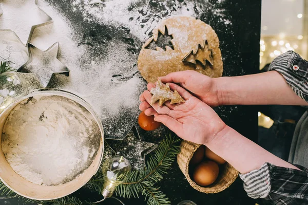 Preparación de galletas de Navidad, vista superior, filtro retro aplicado, hogar — Foto de Stock