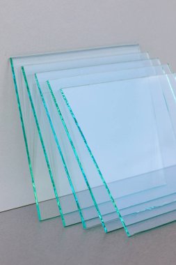 Sayfa boyutuna kesme temperli açık float cam paneller üretim fabrikası