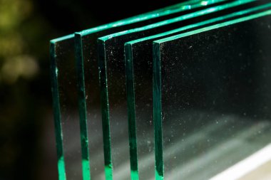 Sayfa boyutuna kesme temperli açık float cam paneller üretim fabrikası