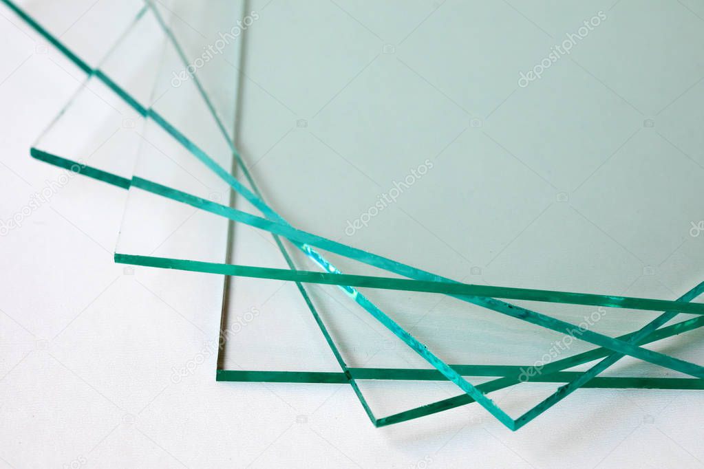 Sheets of Factory manufacturing tempered clear float glass panels cut to size