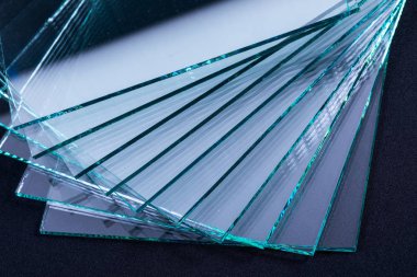 Sayfa boyutuna kesme temperli açık float cam paneller üretim fabrikası