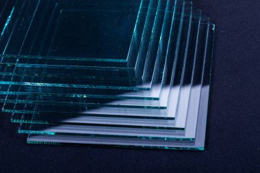 Sayfa boyutuna kesme temperli açık float cam paneller üretim fabrikası