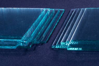 Sayfa boyutuna kesme temperli açık float cam paneller üretim fabrikası