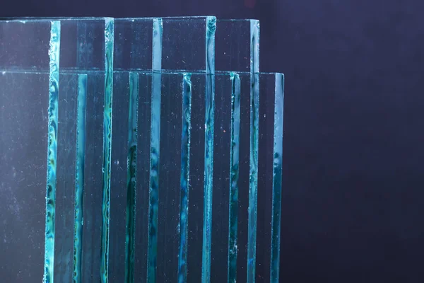 Platten aus gehärtetem klarem Floatglas, zugeschnitten auf die Größe der Fabrik — Stockfoto