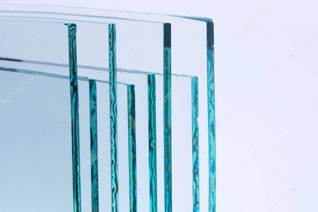 Sheets of Factory manufacturing tempered clear float glass panels cut to size