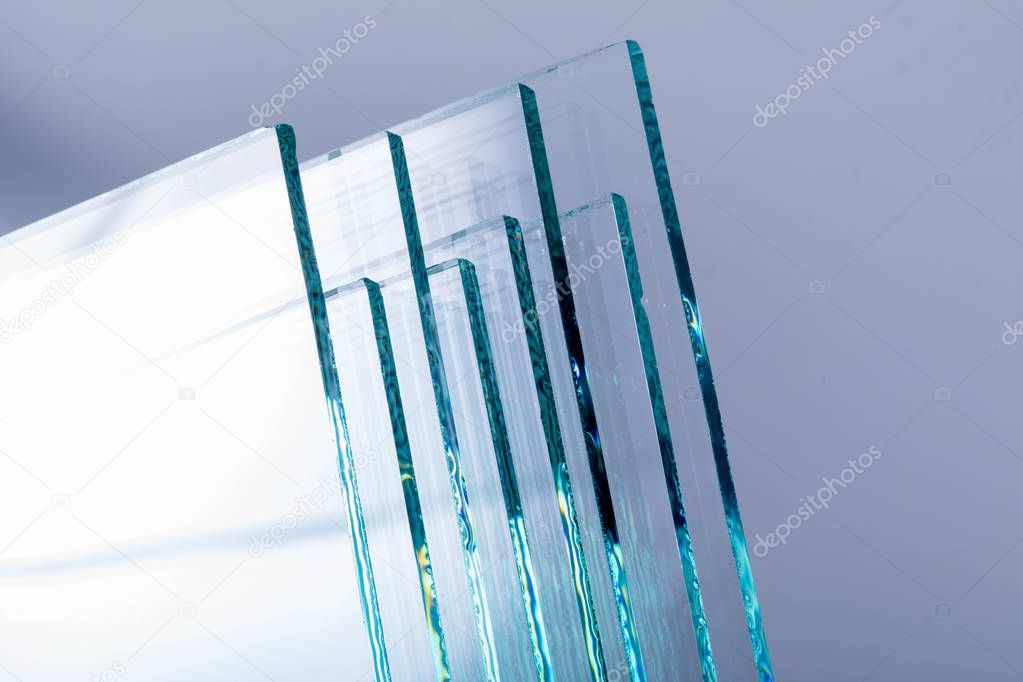 Sheets of Factory manufacturing tempered clear float glass panels cut to size