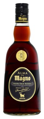 Venedik - Haziran 2018. Şişe brendi Magno Solera Gran Reserva 70cl, % 36 Vol.