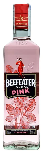 Venedik - Haziran 2018. Şişe cin Beefeater Londra pembe çilek 70cl, %37,5 Vol.