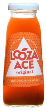 Venedik - Temmuz 2018. Meyve suyu Looza Ace özgün 20cl şişe.