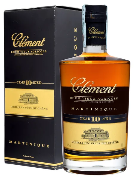 Venedik - Ağustos 2018. Şişe rom Clement 10 yaşında 70cl, %42 Vol.